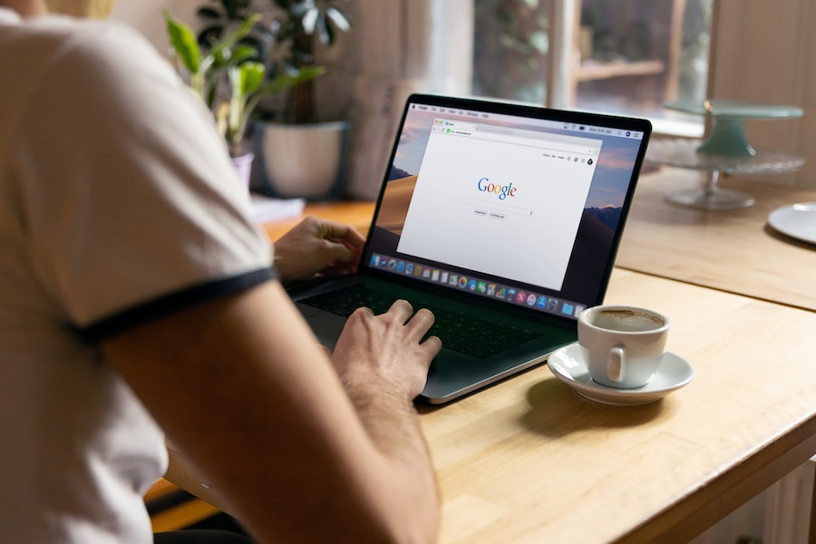 Jak zwiększyć widoczność swojej strony w Google? Optymalizacja SEO krok po kroku
